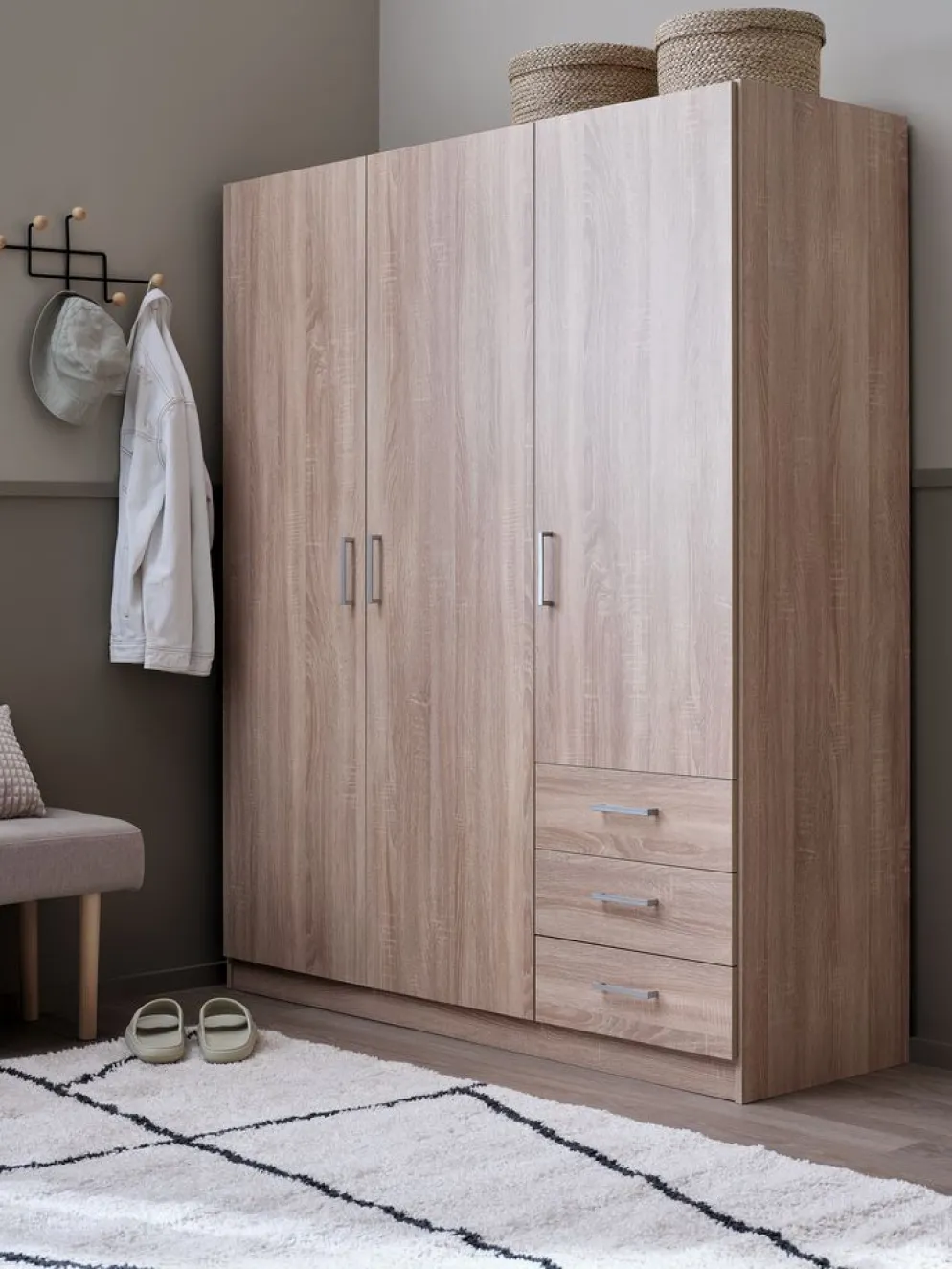 FANDRUPArmario FANDRUP 145x176 3 puertas 3 cajones color roble cl